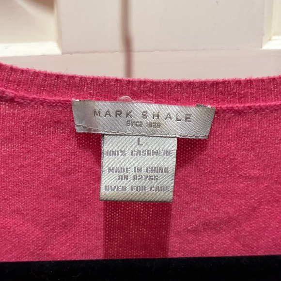 Pink V-Neck Cashmere Sweater - Picture 2 of 2